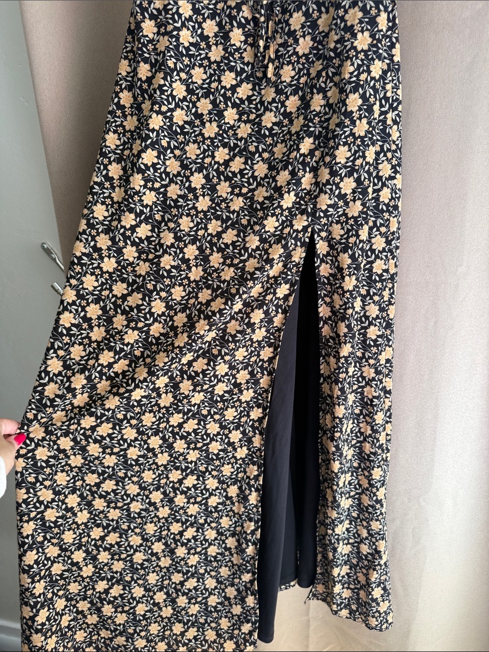 Lulu's Black Maxi Dress with Cream Floral Print - Picture 4 of 7